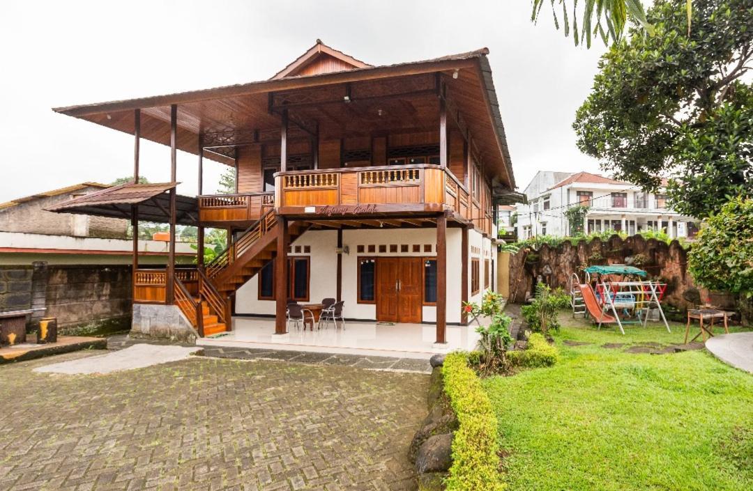 Villa Anjung Balak Cisarua Exterior photo